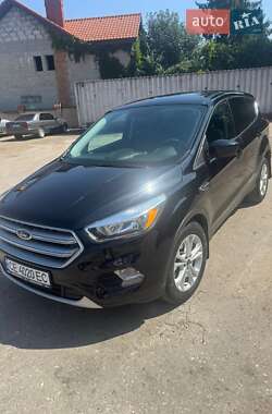 Позашляховик / Кросовер Ford Escape 2016 в Чернівцях