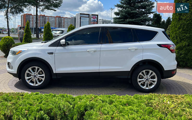 Внедорожник / Кроссовер Ford Escape 2017 в Львове