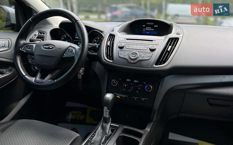 Внедорожник / Кроссовер Ford Escape 2017 в Львове