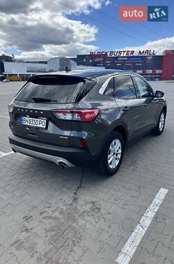 Внедорожник / Кроссовер Ford Escape 2020 в 