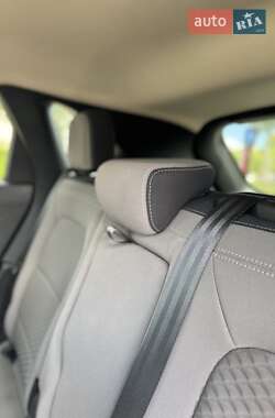 Внедорожник / Кроссовер Ford Escape 2020 в 