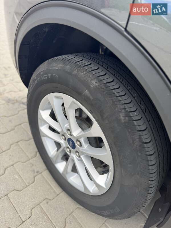 Внедорожник / Кроссовер Ford Escape 2020 в Киеве