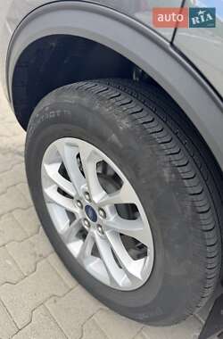 Внедорожник / Кроссовер Ford Escape 2020 в 