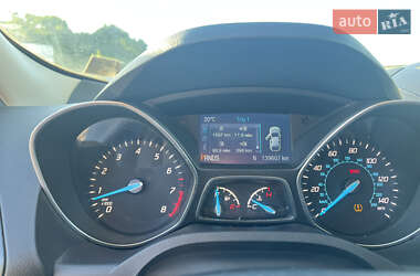 Внедорожник / Кроссовер Ford Escape 2015 в 
