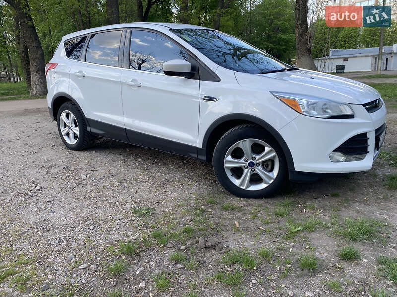 Внедорожник / Кроссовер Ford Escape 2015 в Яготине