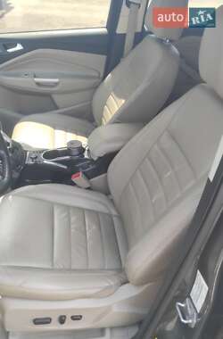 Внедорожник / Кроссовер Ford Escape 2014 в 