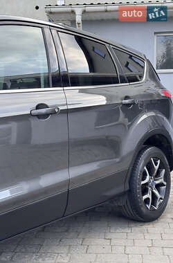 Внедорожник / Кроссовер Ford Escape 2016 в 