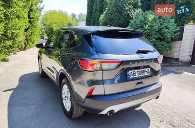 Внедорожник / Кроссовер Ford Escape 2019 в 