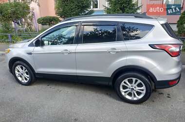 Внедорожник / Кроссовер Ford Escape 2018 в 