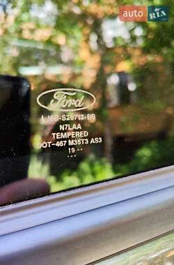 Внедорожник / Кроссовер Ford Escape 2019 в 