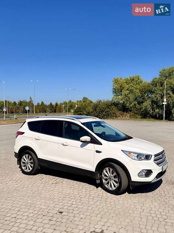 Внедорожник / Кроссовер Ford Escape 2017 в Чопе фото 3 Внедорожник / Кроссовер Ford Escape 2017 в Чопе