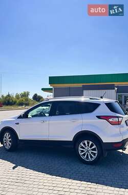 Внедорожник / Кроссовер Ford Escape 2017 в 