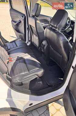 Внедорожник / Кроссовер Ford Escape 2017 в 