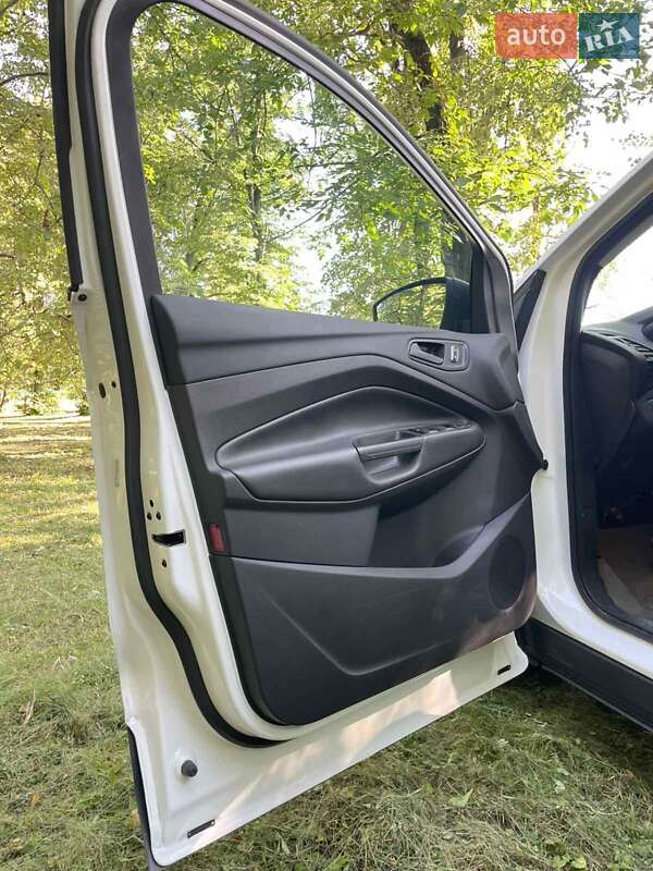 Внедорожник / Кроссовер Ford Escape 2015 в Виннице