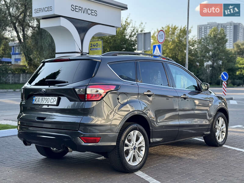 Внедорожник / Кроссовер Ford Escape 2018 в Киеве