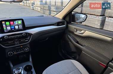 Внедорожник / Кроссовер Ford Escape 2020 в 