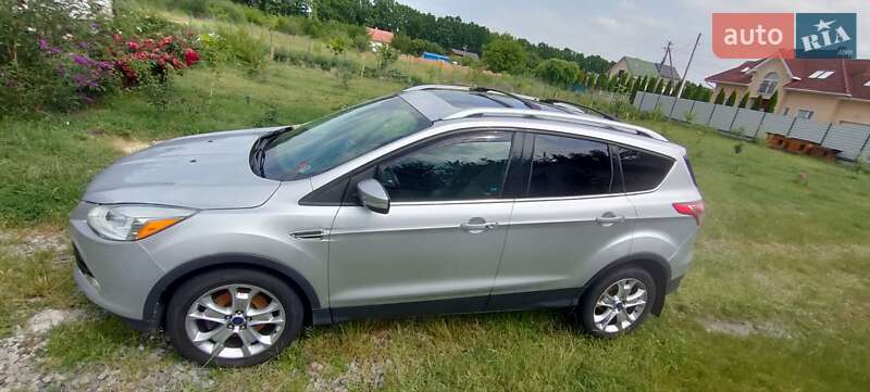 Внедорожник / Кроссовер Ford Escape 2015 в Гореничах