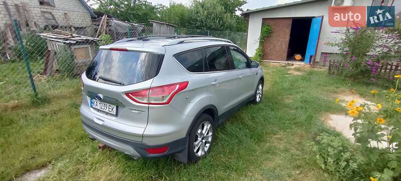 Внедорожник / Кроссовер Ford Escape 2015 в Гореничах