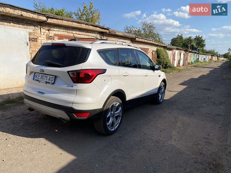 Внедорожник / Кроссовер Ford Escape 2018 в Кривом Роге