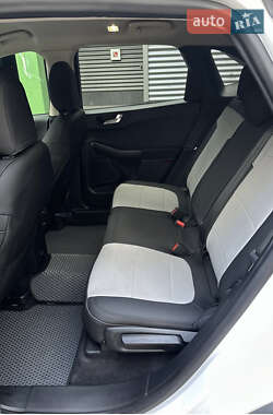 Внедорожник / Кроссовер Ford Escape 2020 в 