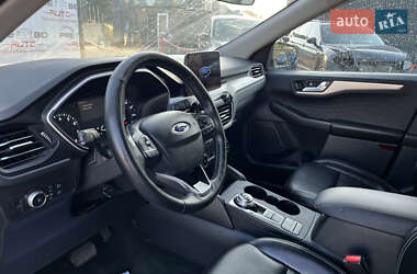 Внедорожник / Кроссовер Ford Escape 2020 в 