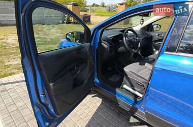 Внедорожник / Кроссовер Ford Escape 2017 в 