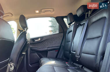 Внедорожник / Кроссовер Ford Escape 2020 в 