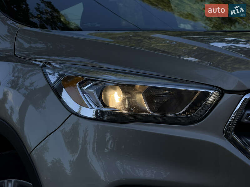 Внедорожник / Кроссовер Ford Escape 2016 в Николаеве