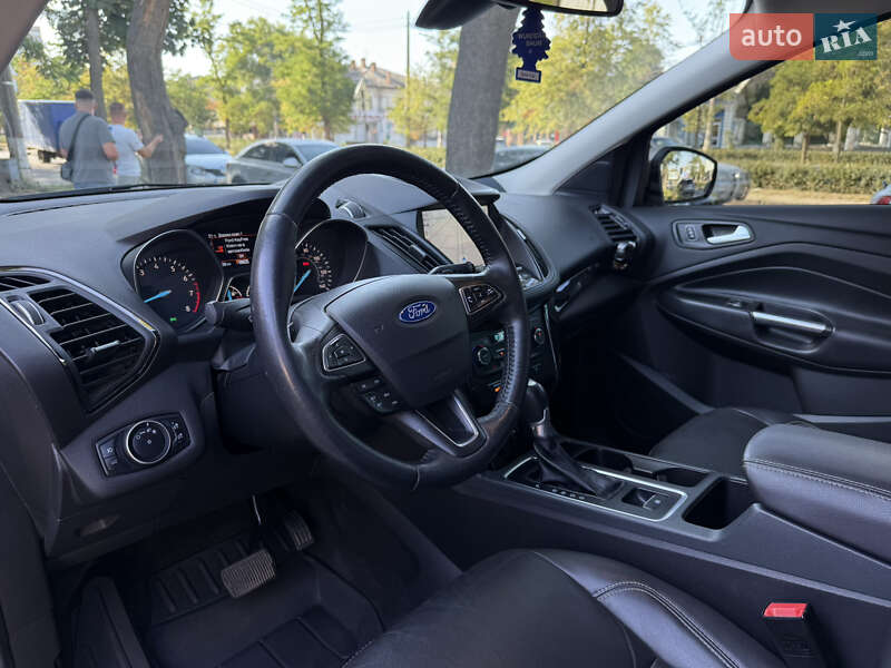 Внедорожник / Кроссовер Ford Escape 2016 в Николаеве