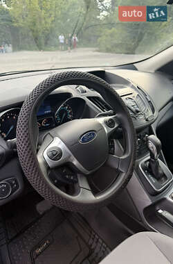 Внедорожник / Кроссовер Ford Escape 2013 в 