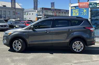 Внедорожник / Кроссовер Ford Escape 2017 в 