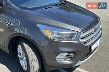 Внедорожник / Кроссовер Ford Escape 2017 в 