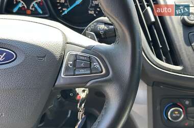 Внедорожник / Кроссовер Ford Escape 2017 в 