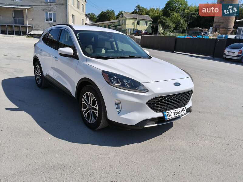 Внедорожник / Кроссовер Ford Escape 2019 в Тернополе