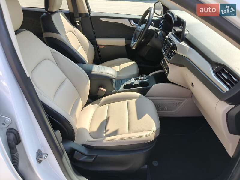 Внедорожник / Кроссовер Ford Escape 2019 в Тернополе