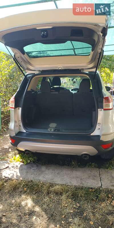 Внедорожник / Кроссовер Ford Escape 2014 в Кривом Роге