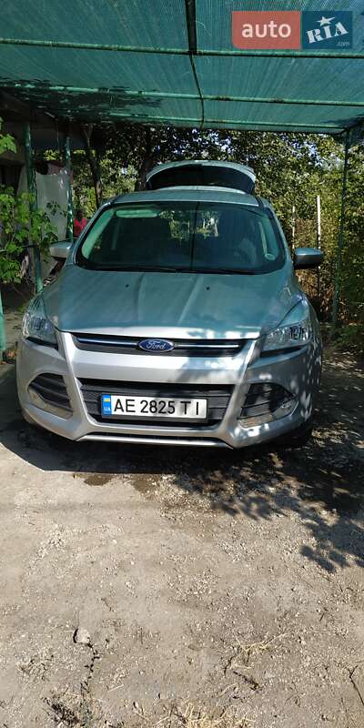 Внедорожник / Кроссовер Ford Escape 2014 в Кривом Роге