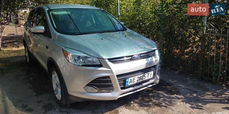 Внедорожник / Кроссовер Ford Escape 2014 в Кривом Роге