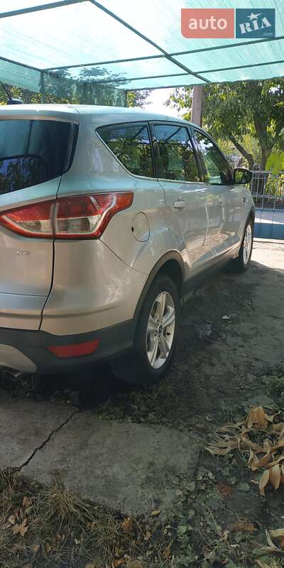 Внедорожник / Кроссовер Ford Escape 2014 в Кривом Роге