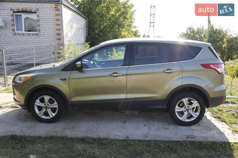 Внедорожник / Кроссовер Ford Escape 2012 в Чечельнике
