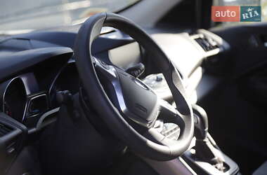 Внедорожник / Кроссовер Ford Escape 2012 в 