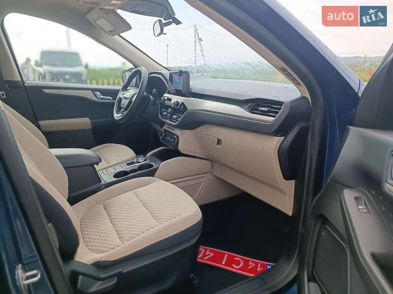 Внедорожник / Кроссовер Ford Escape 2019 в Золочеве