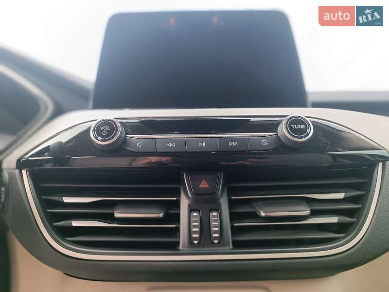 Внедорожник / Кроссовер Ford Escape 2019 в Золочеве