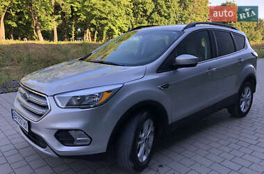 Внедорожник / Кроссовер Ford Escape 2018 в 