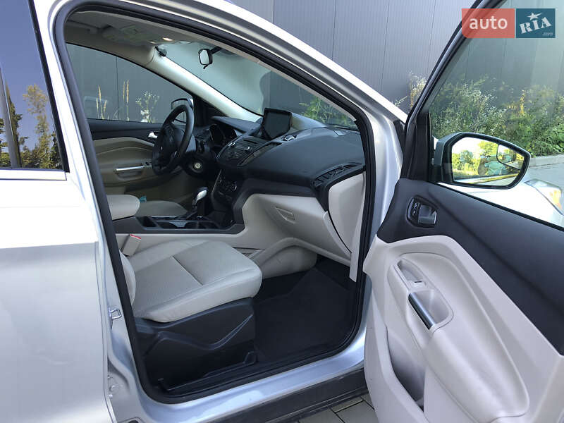 Внедорожник / Кроссовер Ford Escape 2018 в Хмельницком
