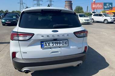 Внедорожник / Кроссовер Ford Escape 2020 в 
