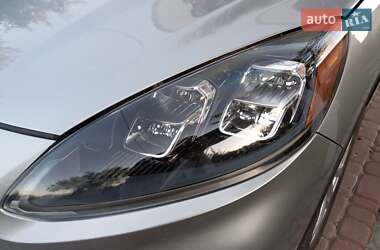 Внедорожник / Кроссовер Ford Escape 2021 в 