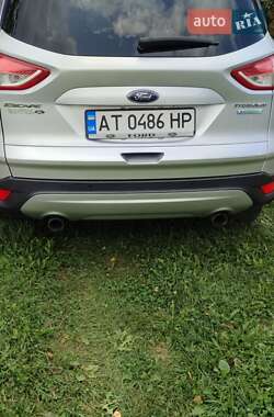 Внедорожник / Кроссовер Ford Escape 2012 в 