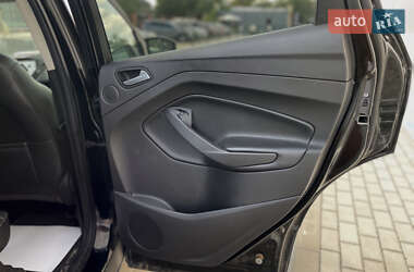 Внедорожник / Кроссовер Ford Escape 2015 в 