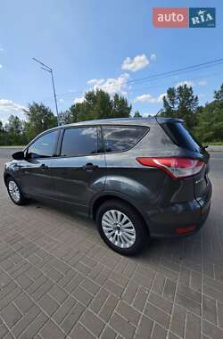 Внедорожник / Кроссовер Ford Escape 2015 в 